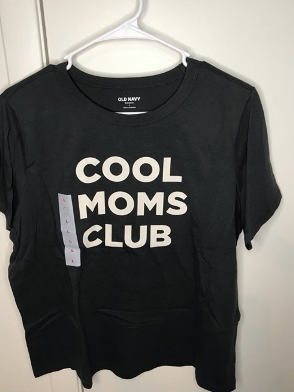 Old Navy Black 'Cool Moms Club' Graphic Tee